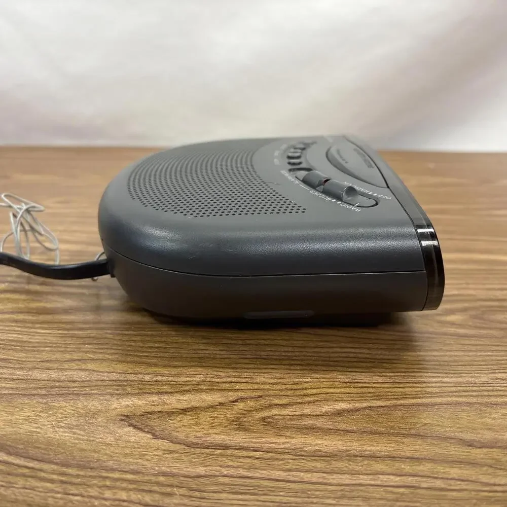 Sony Dream Machine FM/AM Digital Alarm Clock Radio ICF-C211 1980s Vintage